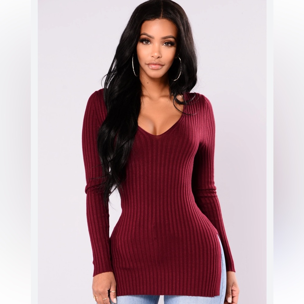 Fashion nova burgundy ribbed V neck pullover sweater. Size L. NWT